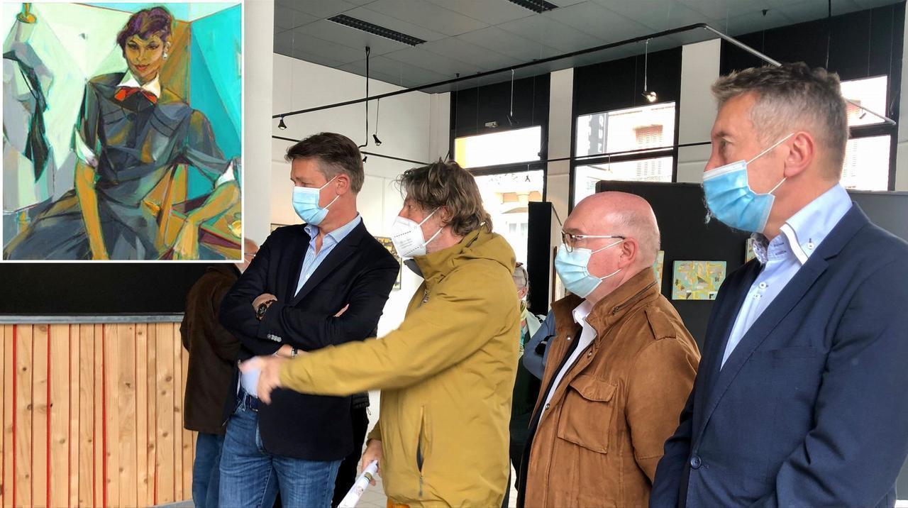 Blaise Patrix (second from left), the son of the artist featured in this retrospective exhibition, was present to guide visitors, including Emmanuel McKeet, Vice-Somme, Michel Delbin, mayor, and Jean-Gabriel Rolleri, deputy cultural affairs.  The lady with the scarf 