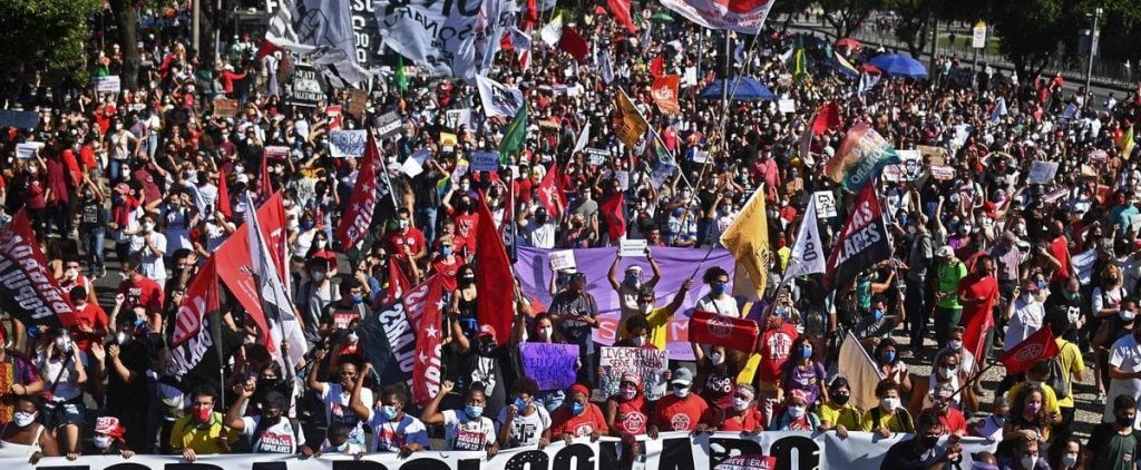 Thousands of Brazilians demonstrate against Bolsonaro