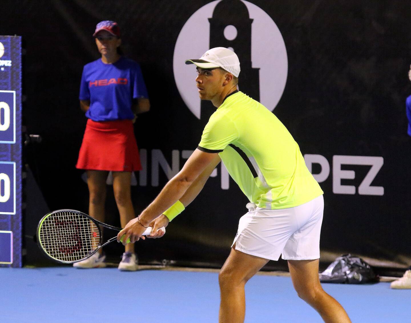 His compatriot Enzo Quacote, seeded No. 1 Benjamin Ponzi of this Saint-Tropez Open, who fell to silver in the quarterfinals, will face Frenchman Hugo Grenier this Saturday afternoon.  To a place in the final.