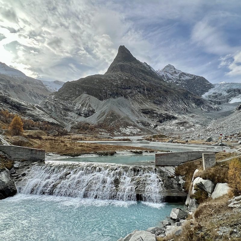 Stream near the Mont Maine glacier