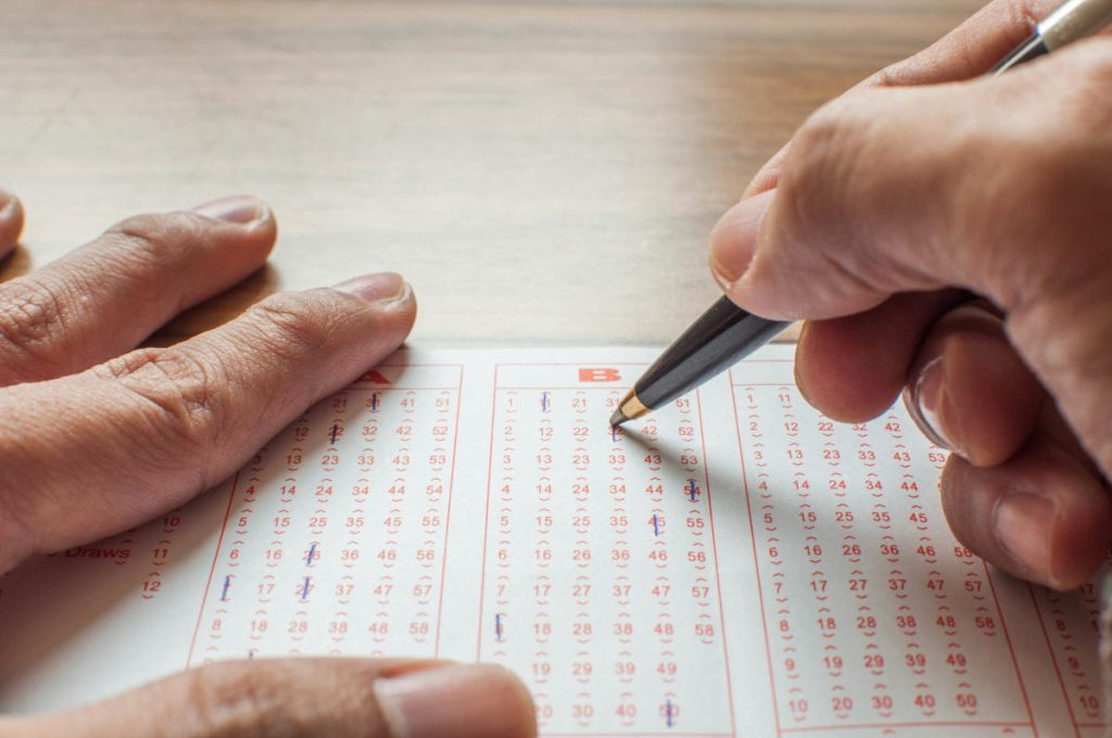 He played the lottery with his colleagues and won almost a million euros and kept the jackpot for himself